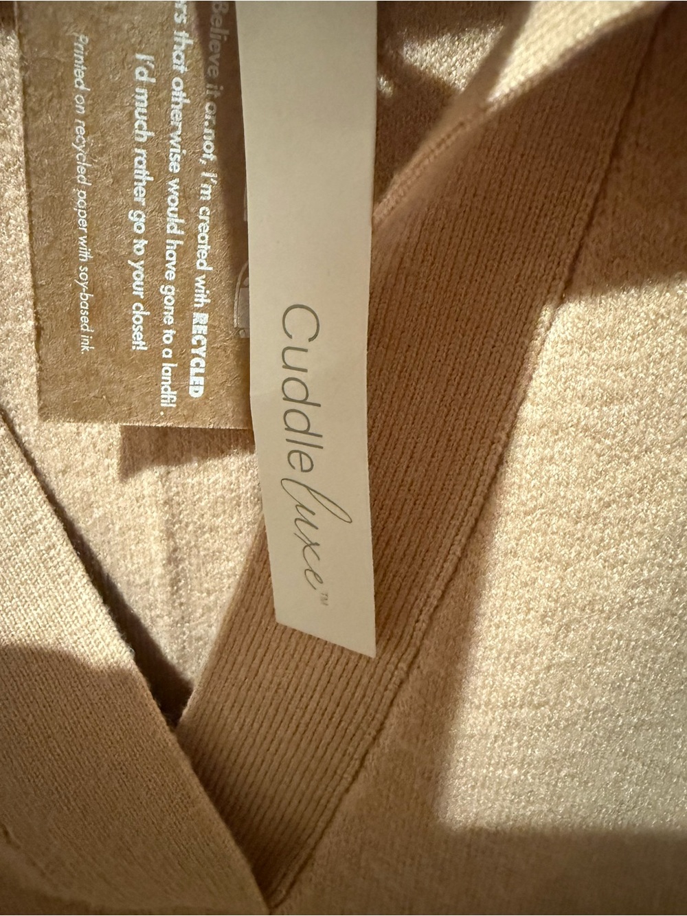 525 America Women's Cuddle Lux V Neck Pullover Sweater in tan NWT. 21”-23” Ptp - Picture 4 of 6